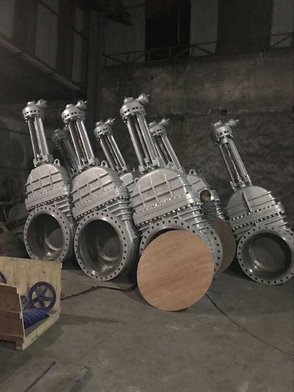 ANSI&DIN GATE VALVE WCB BODY TRIM F6+STL 300LB RF FLANGE 32INCH