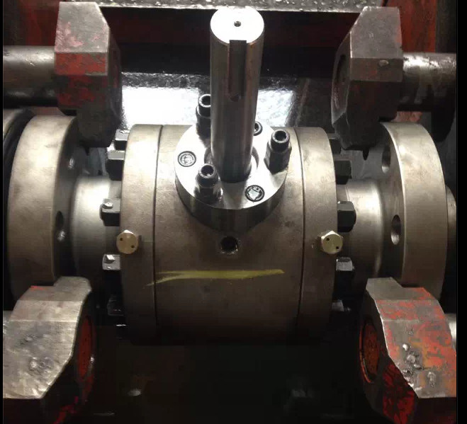 Nylon Seat Trunnion Mounted Ball Valve with Casting And Steel Body